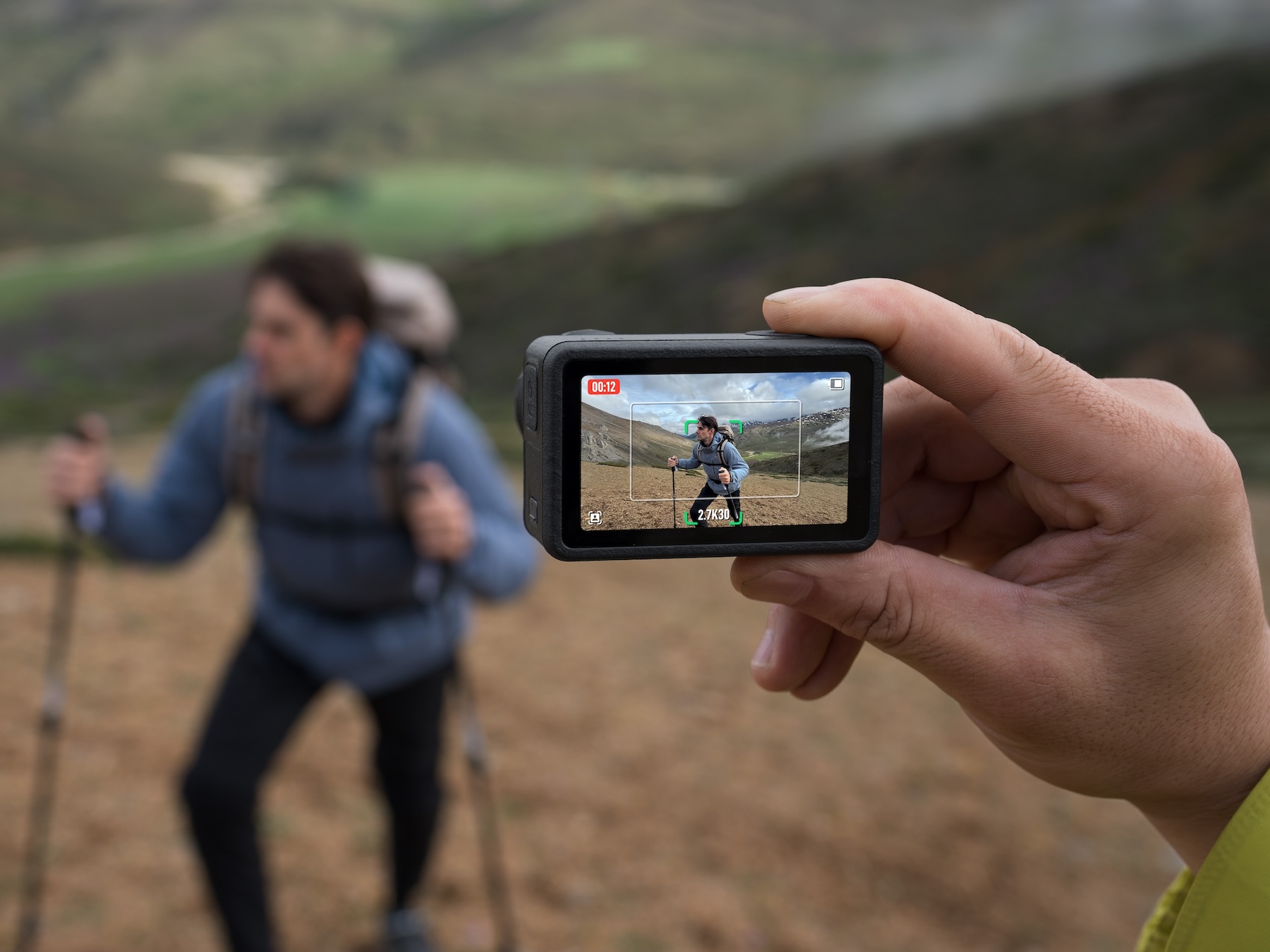Osmo Action 5 Pro_Hiking_Subject Centering & Tracking_徒步_居中跟随